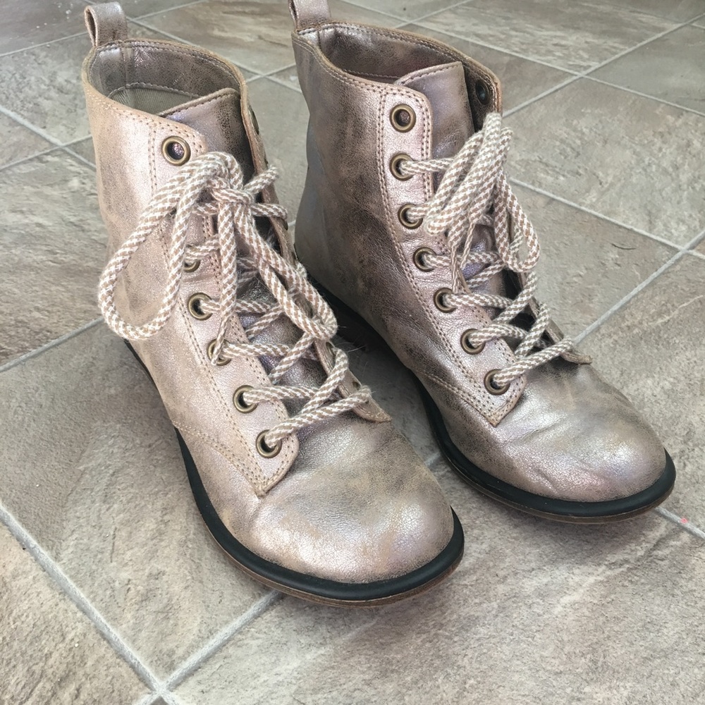‼️SALE‼️Metallic Work Booties: NWOT!